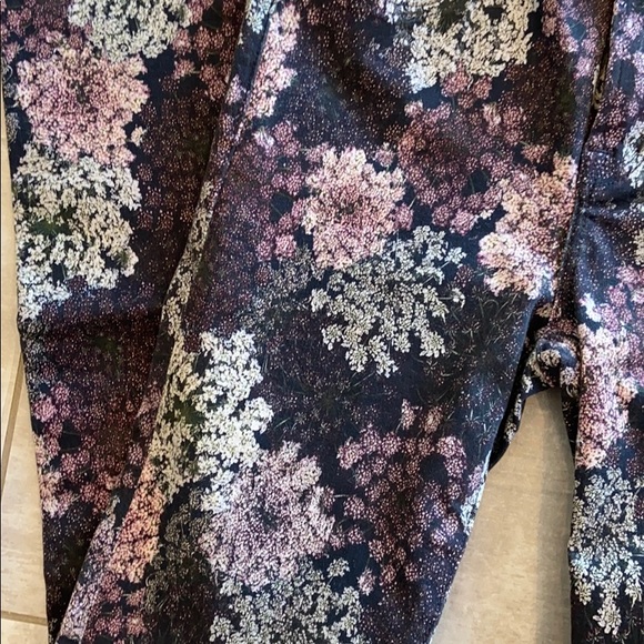 J Brand 620 Mid Rise Super Skinny Queen Annes Lace - Picture 4 of 13